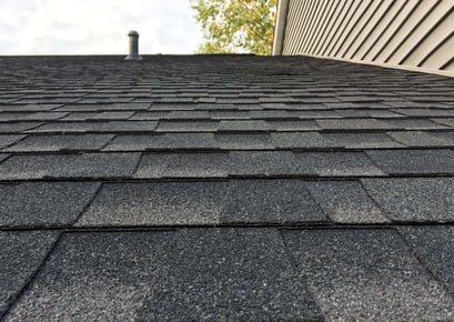 Close-up-of-asphalt-shingles