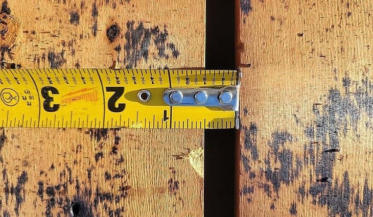 roofing-contractor-inspecting-a-roof-for-an-insurance-claim